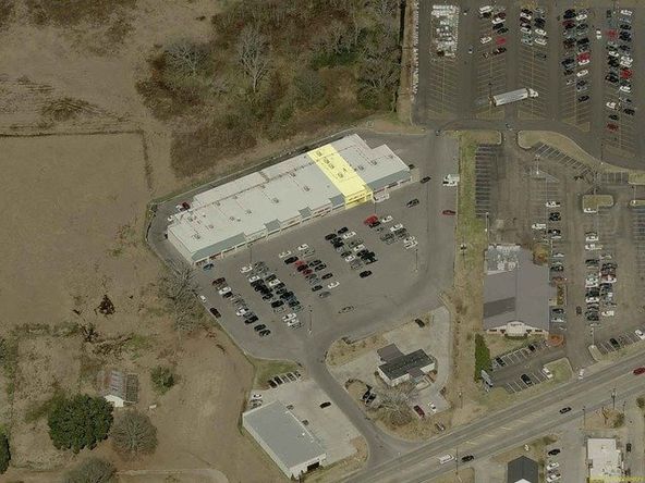 ZACHARY SHOPPING CENTER: 5647 Main St, Zachary, LA 70791